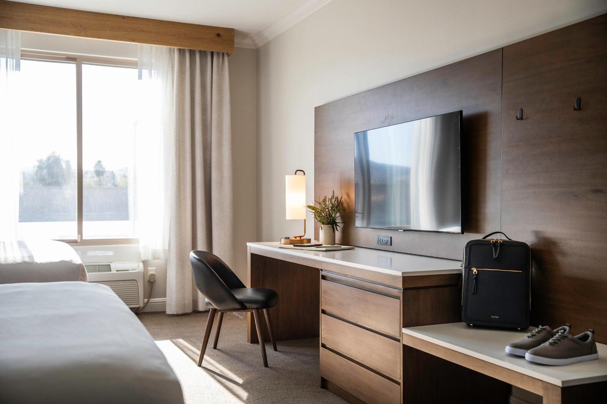 Hotel Ayres - Ontario