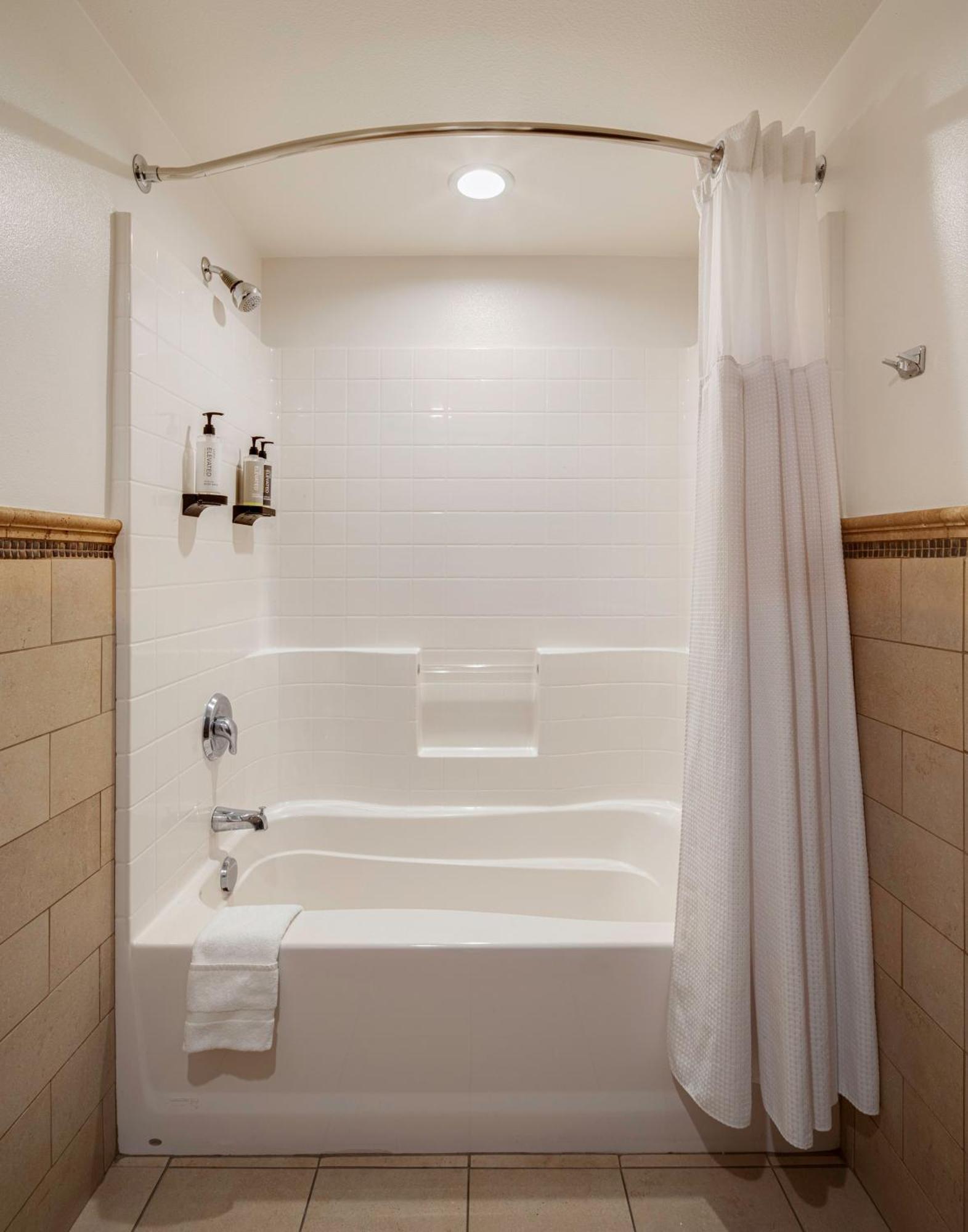 Hotel Ayres Chino Hills